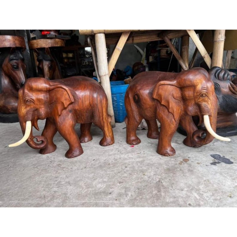 Carved elephants, 1 pair, oak color all over, no black fur, with ivory. Carved wooden elephant, auspicious elephant, handmade. zdjęcie 3