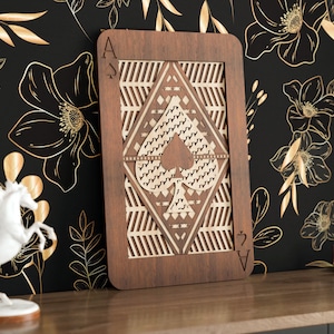 マルチレイヤー スペードのエース レーザー アートワーク SVG マンデラ - レーザー カット、Glowforge、dxf、svg、lightburn 用の 3D レイヤー ベクター カット ファイル