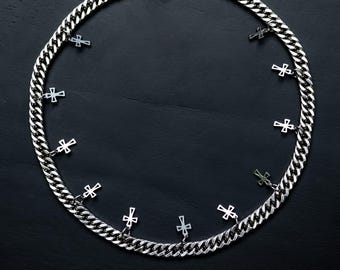 Collana girocollo con croce gotica - Catena a maglie cubane in argento, gioiello punk alternativo per uomo e donna, accessorio gotico distintivo