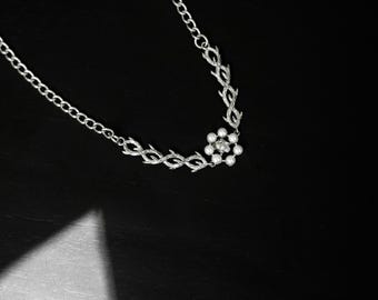 Collana con teschio di perle gotiche - Girocollo in argento con motivo horror vittoriano, gioiello romantico e dark, collana alternativa, regalo unisex