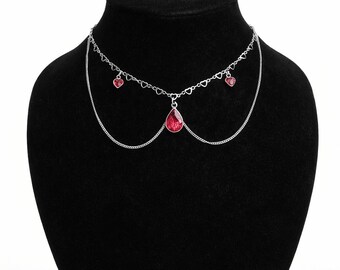 Collana con catena a cuore rosso — Regalo di San Valentino per lei, collana con mini gemma a cuore, gioielli con catena romantica (REGOLABILE)
