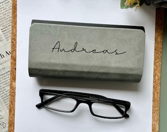 mit zwei Texten personalisierbares Etui für zwei Brillen in schwarz grau | Brillenetui | Doppeletui | Individuelles Geschenk | Geburtstag