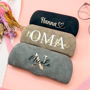 Personalisiertes Brillenetui im Wildleder-Look | Edle Brillenschachtel mit Namen | Geschenk zu Geburtstag Jubiläum Ostern Oma Opa