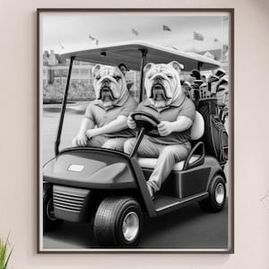 イングリッシュブルドッグゴルフウォールアート、ゴルフデコレーション、ゴルフカートに乗る動物のプリント、犬好きへの面白いギフト、スポーツポスターデジタルダウンロード #WA45