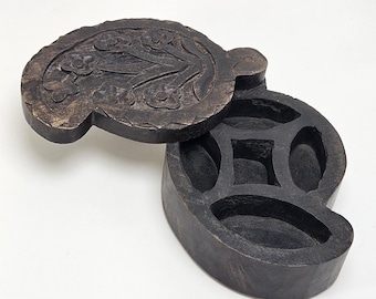 Antique Kumkum Wood Spice PowderTika Ceremonial Ritual Box