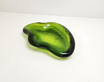 Blenko MCM Vibrant Green Glass Amoeba Freeform Dish Bowl 8" x 6"