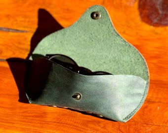 Handgemaakte leren brillenkoker: gepersonaliseerde brillenkoker