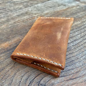 Handmade Leather Bifold Card Holder Wallet: Personalized Front Pocket
