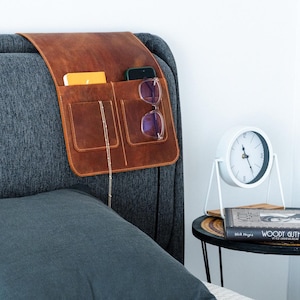 Leder Sofa Armlehne Organizer, Wohnzimmer Home Decor für Zeitschriften, Fernbedienung Caddy, Nachttisch Caddy, Sessel Caddy