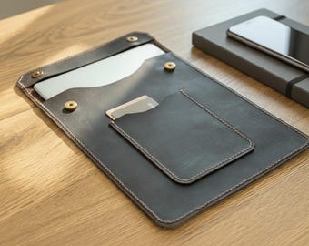 Ręcznie wykonany skórzany pokrowiec na tablet Crazy Horse: minimalistyczny pokrowiec na iPada, Galaxy i Kindle'a