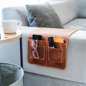Leder Sofa Armlehne Organizer, Wohnzimmer Home Decor für Zeitschriften, Fernbedienung Caddy, Nachttisch Caddy, Sessel Caddy