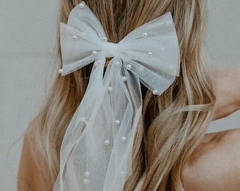 Pearl Bow Veil for Bride  Tulle Wedding Hair Accessory  Elegant Bridal Bow