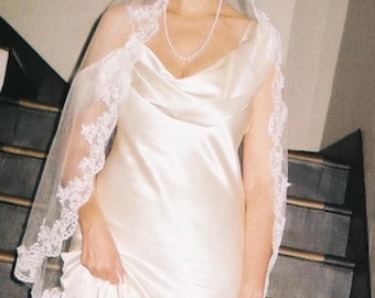 Cathedral Lace Veil with Comb Scalloped Lace Veil Fingertip Veil Bridal Veil with comb Wedding Veil Lace Fingertip veil