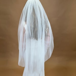 Ivory Accordion Veil with Comb Simple Fingertip Knee Veil for Bride Pleated veil Wedding Veil Bridal veil with comb image 6