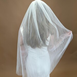 Ivory Accordion Veil with Comb Simple Fingertip Knee Veil for Bride Pleated veil Wedding Veil Bridal veil with comb image 2