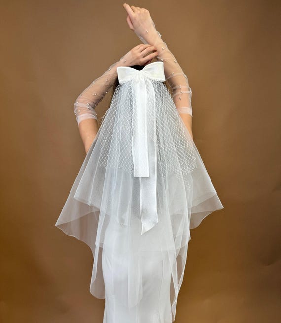Elegant White Fingertip Bridal Veil With Bow Fluffy Wedding 