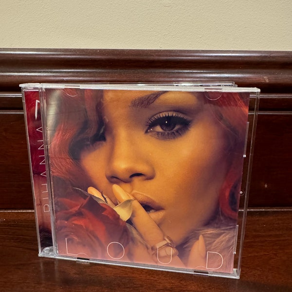 Rihanna - Loud Album [Custom CD]