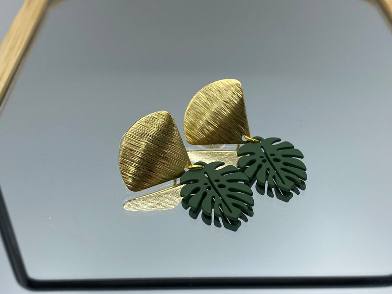 Botanical monstera leaf comfortable clip on earrings, handmade, green, brass, dangle image 2