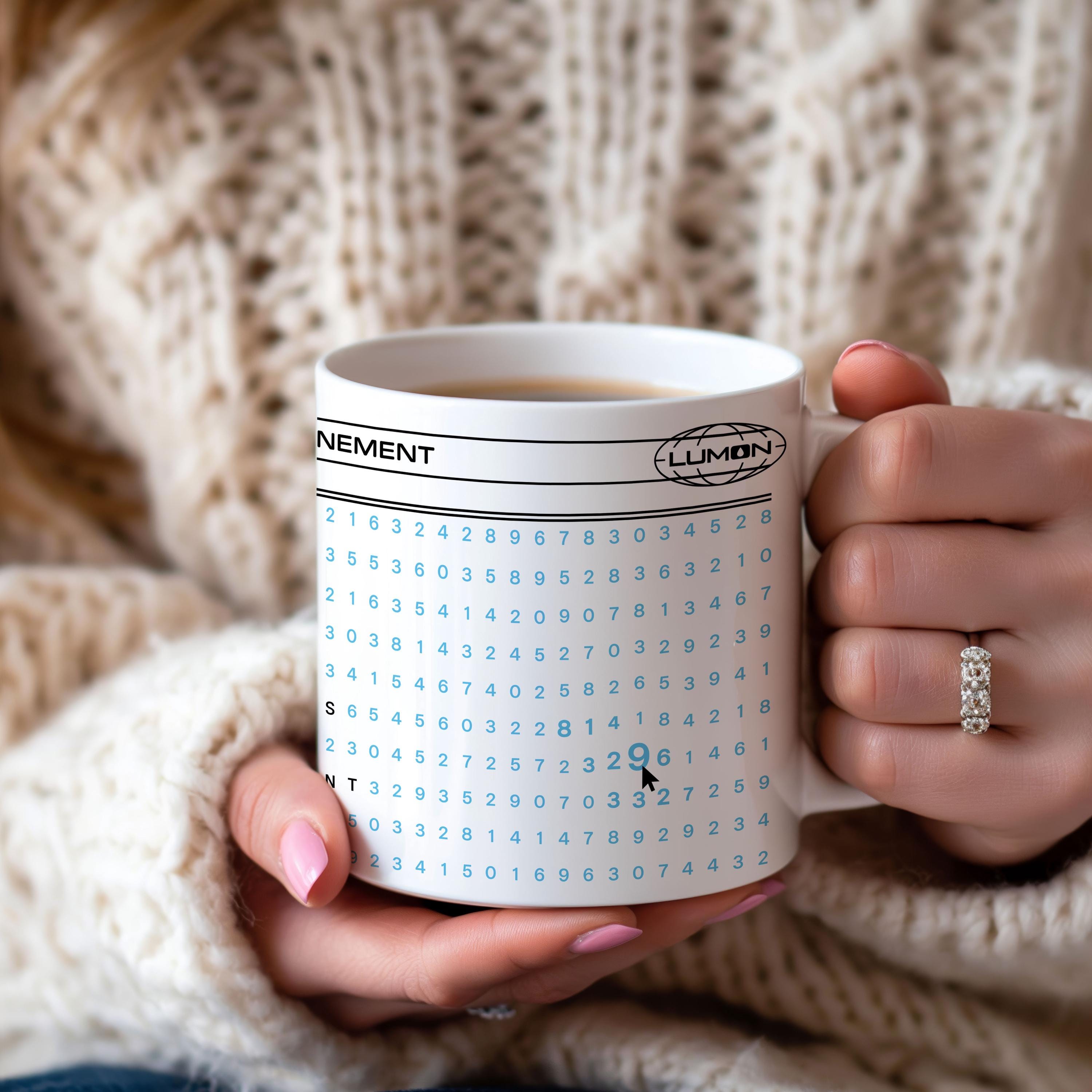 Die Arbeit ist eine geheimnisvolle und wichtige Tasse, Corporate Dystopia Tasse, Abfindungstasse, Lumon Industries Tasse, Abfindungsgeschenk am Arbeitsplatz, Bürotasse