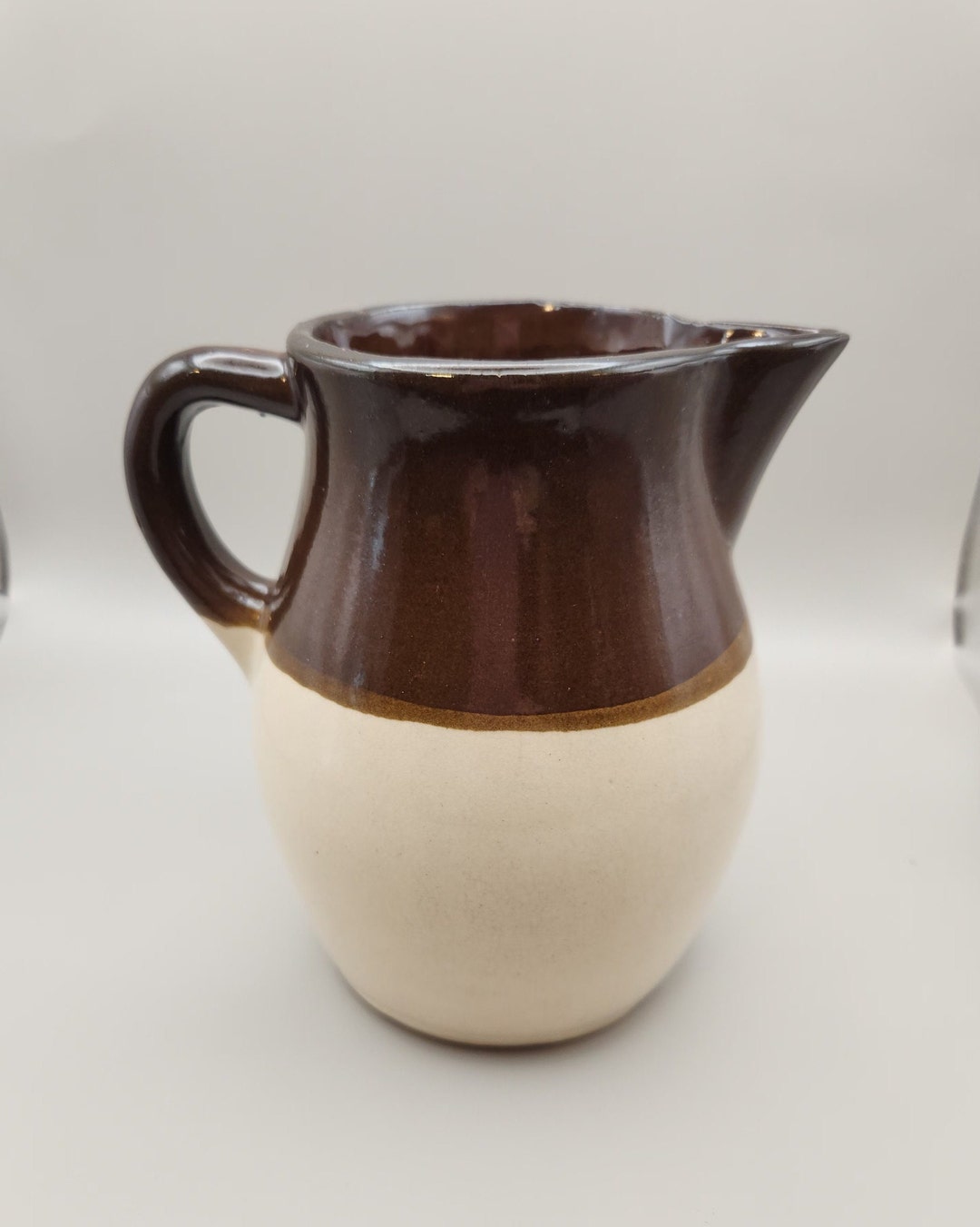 2 1/2 quart Stoneware Pitcher main image 1