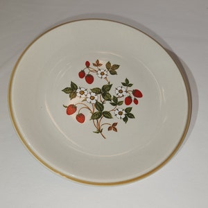Vintage Sheffield Strawberries &#39;n Cream Stoneware 6.75-inch Bread and Butter Plate with decal