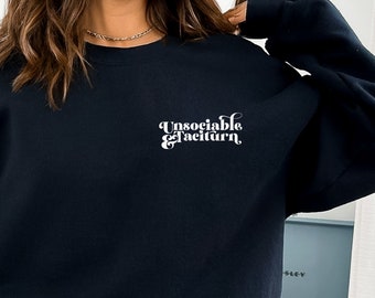 Gola redonda insociável e taciturna *Bordados disponíveis!*