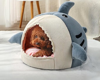 Shark Pet Bed - Cosy and Fun Hideaway for Cats and Small Dogs - Adventurous Enclosed Shark Bed