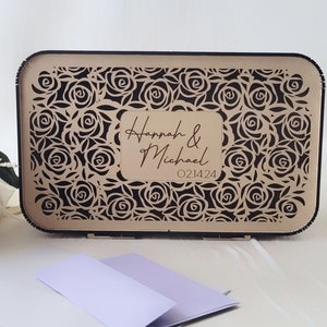 Caixa de cartão de casamento de madeira personalizada com nomes e data - Porta-cartões de casamento rústico personalizado com slot - Decoração de casamento Boho