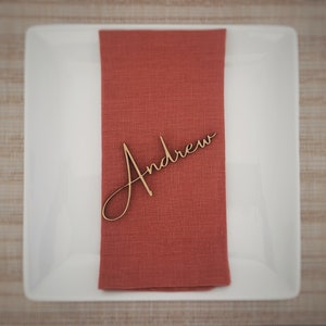 Tarjetas de lugar de madera personalizadas para bodas - Tarjetas de nombre personalizadas - Decoración elegante de mesas para eventos