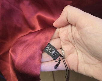 Hermès シルクスカーフ バーガンディ エルメス シルクスカーフ カレ90 “Selles a Housse” バーガンディ