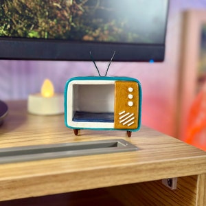 Retro TV Display Box Desk Figurine Polymer Clay Resin Desk Buddy Desk Friend