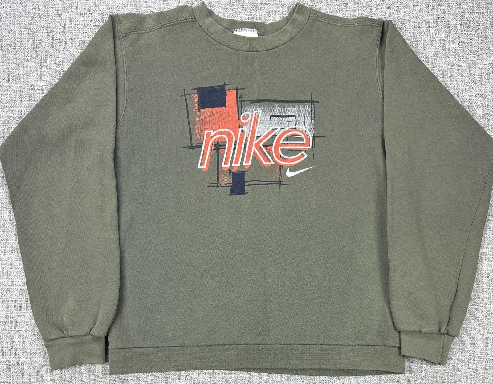olive green nike sweatshirt