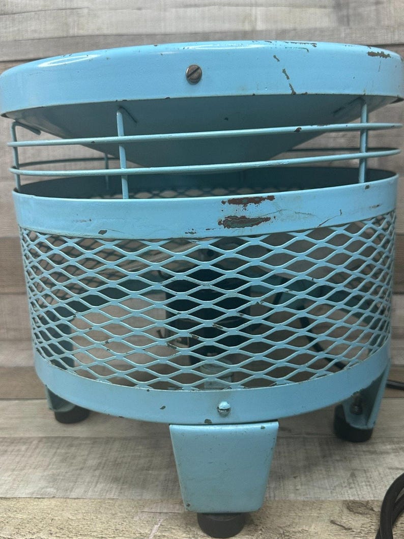 Taburete eléctrico vintage con ventilador de pie Emerson color turquesa, estilo art déco de los años 50, de metal. imagen 10