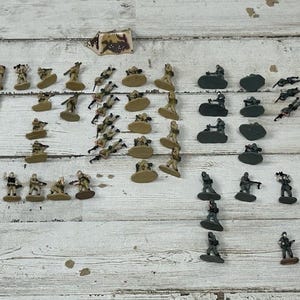 Vintage Galoob Military Micro Machines Combat Soldiers Troops Lot Of 70 Childhood Toy Collectable 1990s