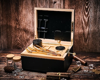 Personalisierte Premium Stash Box, Bambus Aufbewahrungsbox mit Schloss und Tablett, Trauzeuge Geschenk, Vatertagsgeschenk, Luxus Geschenkset & Kräuterversorgungsset