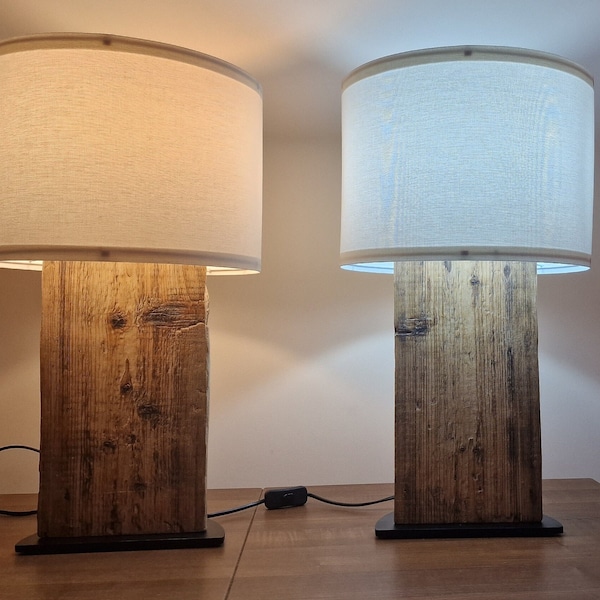 2 lampadaires en vieux bois. Loft, style rustique