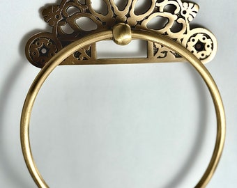 11 Best Antique Brass Bathroom Hardware Pieces