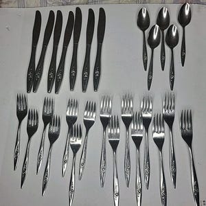 Oneidacraft Deluxe Profile Stainless Steel Flatware – Your Choice Of Forks, Spoons, Knives – Used, Very Good Condition