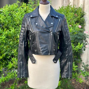 レディース ラムスキンレザー キルティングジャケット：スリムフィット