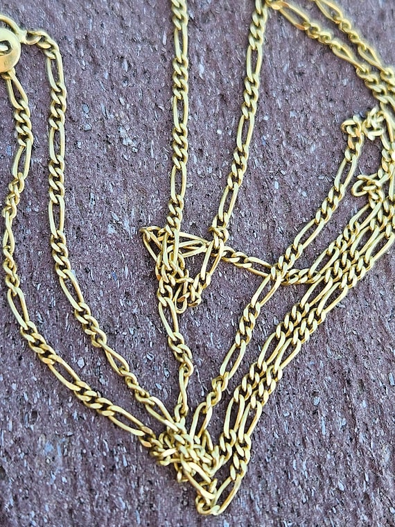 Vintage 14k yellow gold dainty figaro chain
