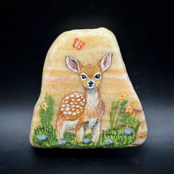 Handgeschilderd hertje op steen - decoratie - happy stones - rock painting