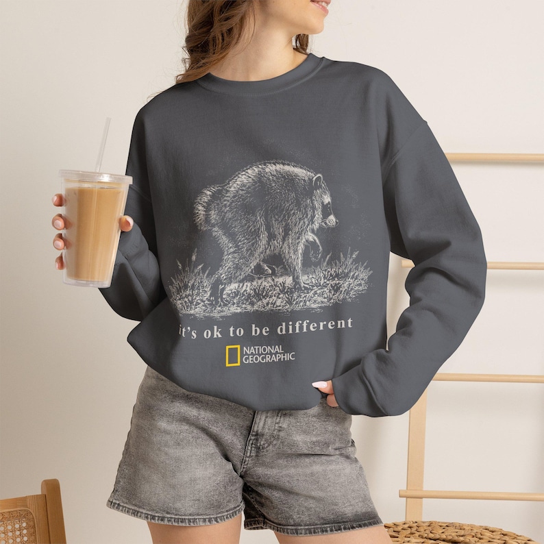 Camiseta Comfort Colors Jimothy Raccoon, Camiseta del famoso mapache de Seattle, Camiseta gráfica vintage Y2K, Camiseta de lindo mapache, Regalo divertido de animales imagen 8
