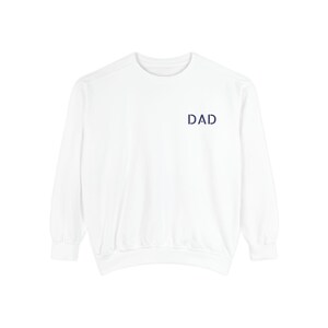 DAD Sweatshirt - Vintage Unisex Garment-Dyed Jumper for Father, Dad Gift Idea, Father&#39;s Day Present, Cozy Crewneck Pullover, Comfortable Dad