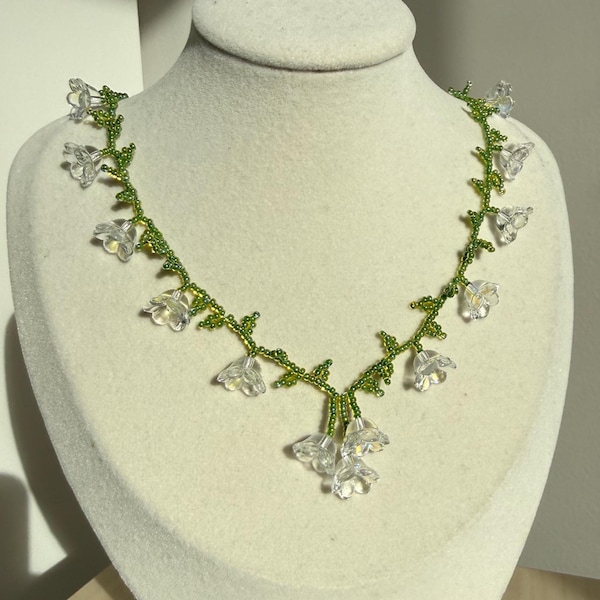 Eleanora Beaded Necklace: Glass, Flower & 18k Gold Clasp