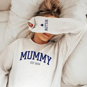 Mummy Gifts, Mummy est. 2025 Sweatshirt, First Mothers Day Gifts, Mum Birthday Gift, Personalised Mum Hoodie, New Mum Gifts Mum To Be Tshirt