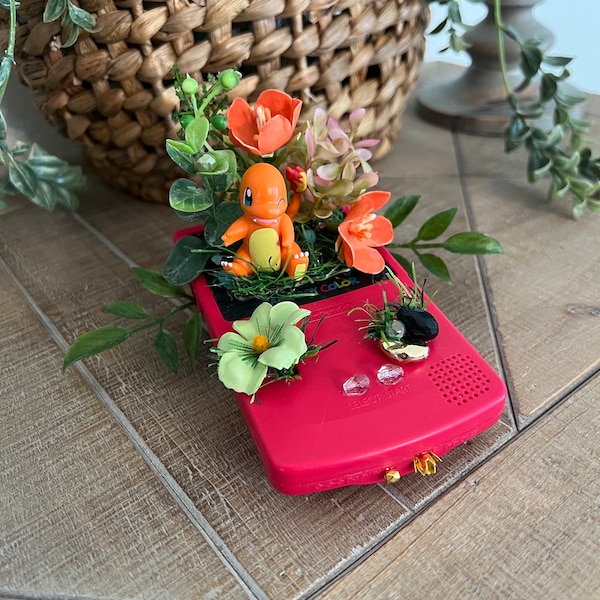 Light Up Charmander GameBoy Color Diorama