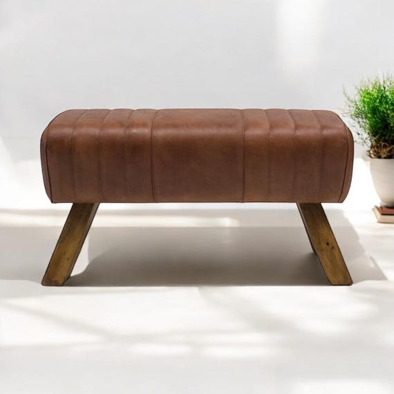 Handgefertigte Ledersitzbank im Vintage-Stil | Exklusive Retrolook Leder-Pouf – Zeitloser Sitzkomfort im Turnbock-Design | Hockerbank