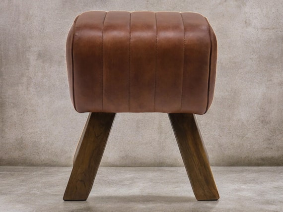 Kleiner Vintage Hocker | Lederhocker | Retro-Look Poufs | Einzigartige Möbel | brauner Lederbock | Vintage Gym