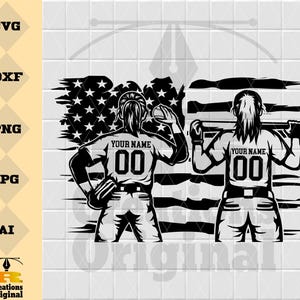 Könnte beinhalten: Schwarz-weiße Grafik von zwei Softballspielerinnen in Uniform vor dem Hintergrund der amerikanischen Flagge. Die Trikots tragen den Text "YOUR NAME" und die Nummer "00". Das Bild ist eine Vektorgrafik.