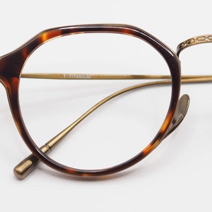 Vintage Literary Glasses: Screwless, Fashionable retro Trend, Round TR Frame, Pure Titanium Eyeglasse in Different Colors
